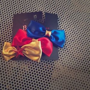 NWT Hair Bows Superhero like